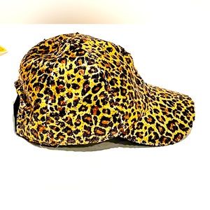 ANIMAL PRINT HAT—NEVER WORN—SHINY WITH SEQUINS—FESTIVE—GREAT GIFT IDEAS—New